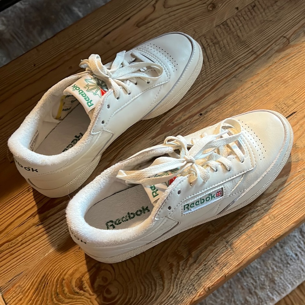 New Reebok shoes- never worn